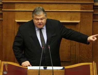 Ε. Βενιζέλος: «Χειρότερη η συμφωνία από το 2012 -Αντί για γραβάτα, να φορέσει φιόγκο ο Τσίπρας»